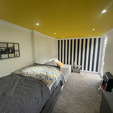 Apartmán Beautiful Place To Live Near Heathrow Windsor Legoland & Free Parking Onsite Burnham  Exteriér fotografie